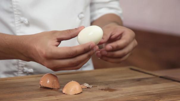 Pelar huevos cocidos 2